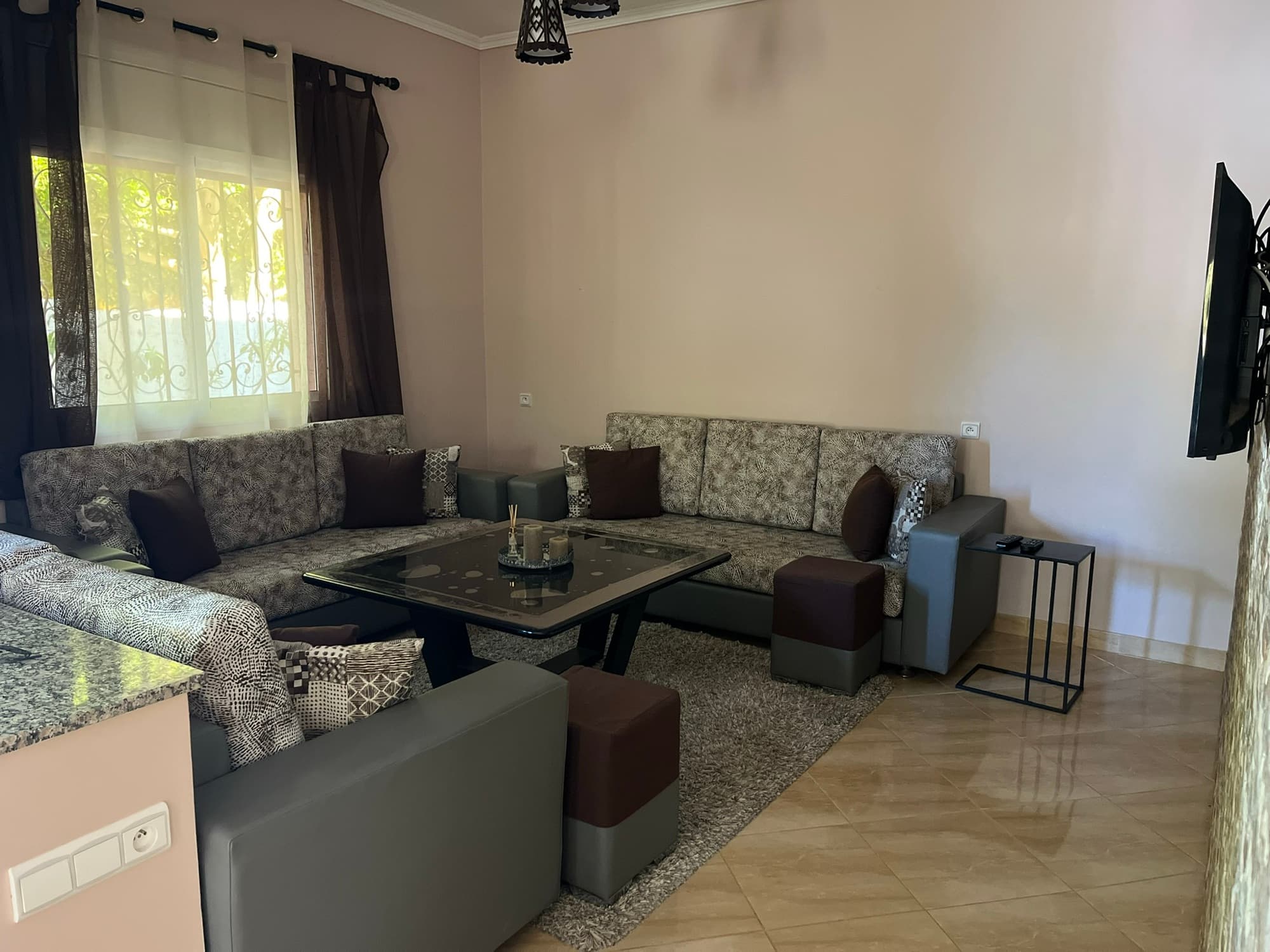 Maison Azur — Living room 1