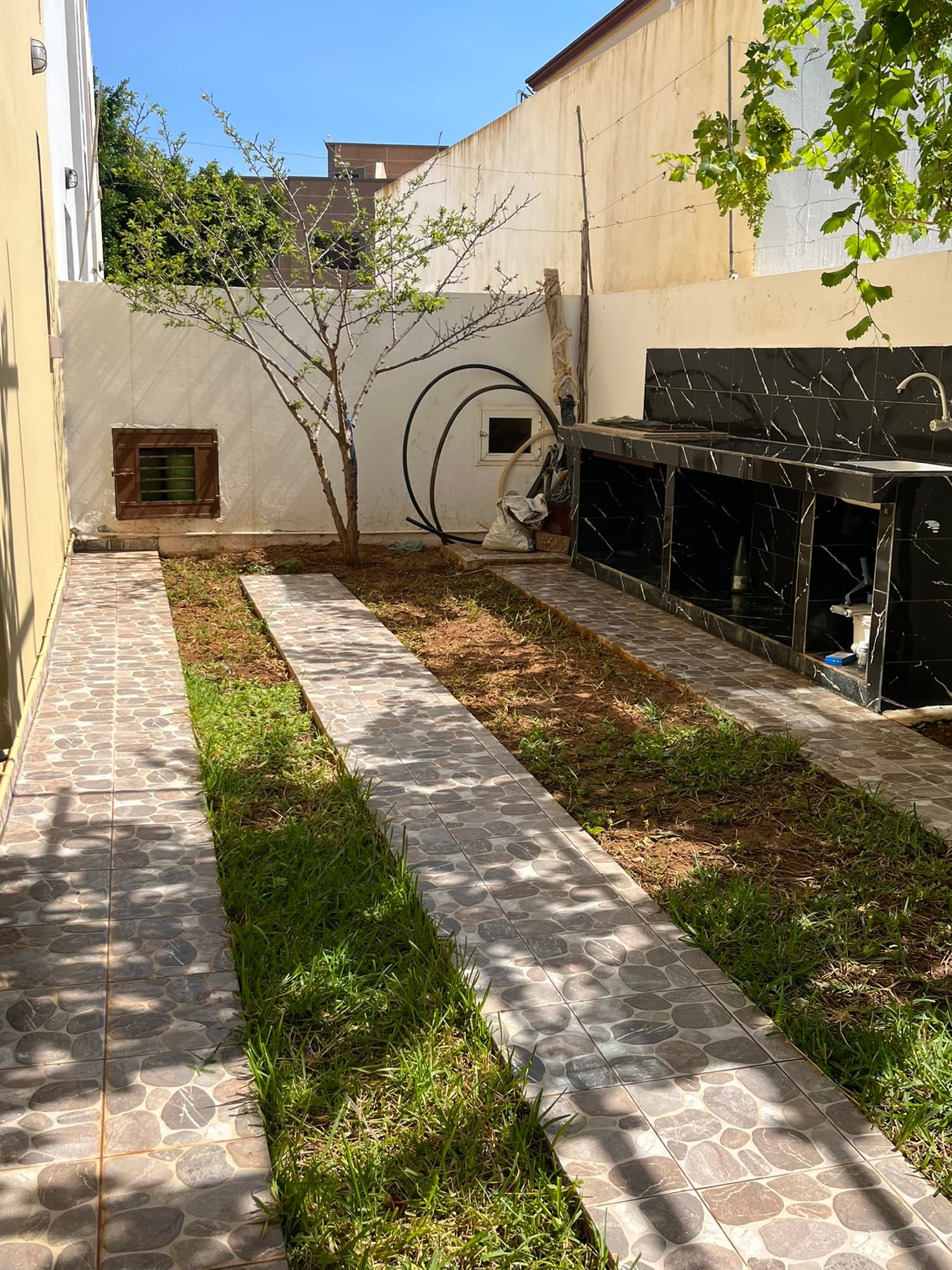 Maison Azur — Garden 2