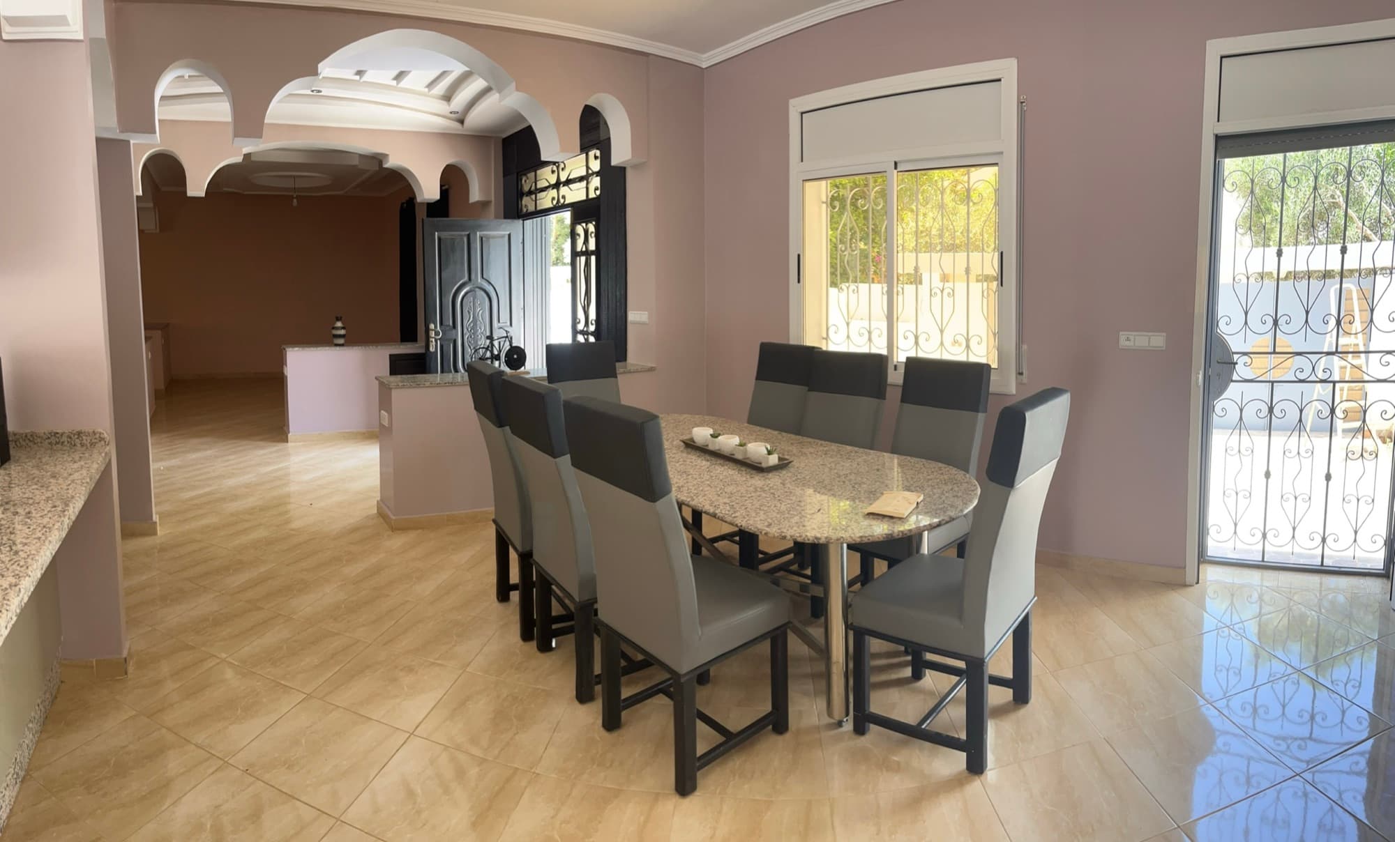 Maison Olivier — Dining room 2